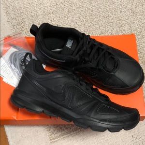 Nike size 7 flex trainer 4 sneaker